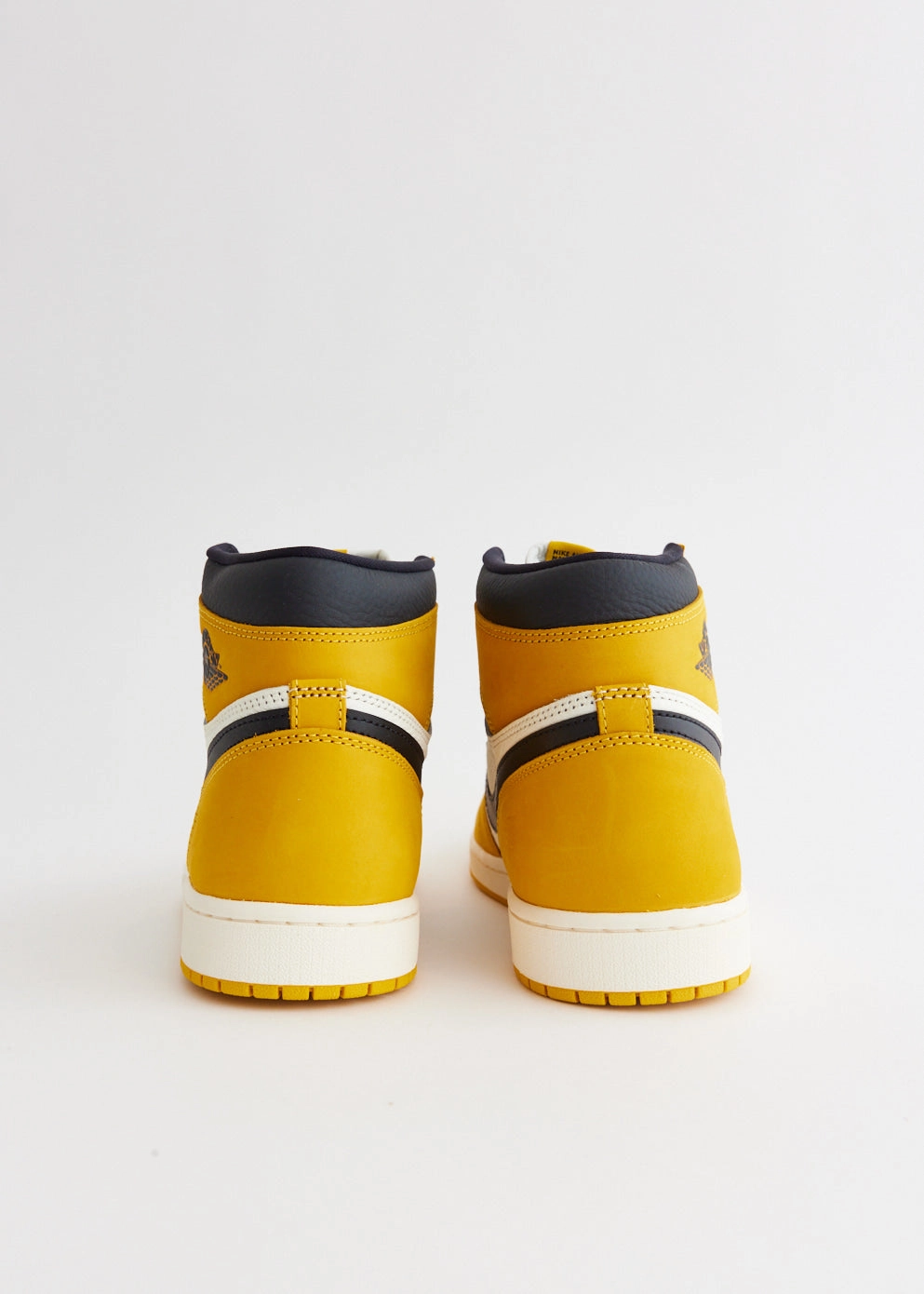 Air Jordan 1 Retro High OG 'Yellow Ochre' Sneakers