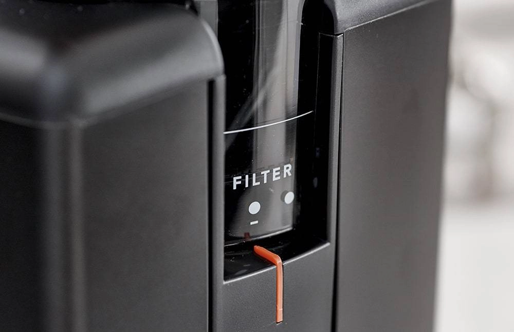 Wilfa Svart Aroma Precision Coffee Grinder (Black)   Hario Drip Kettle Air